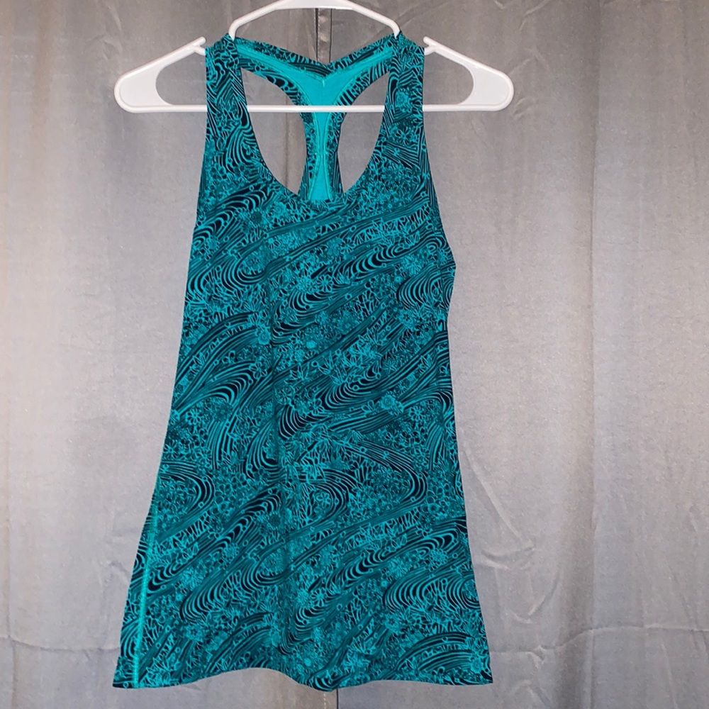 Lululemon tank